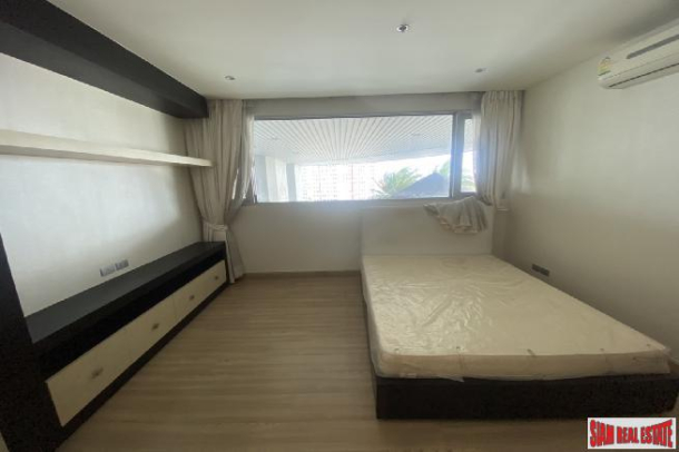 Sky Walk Condo | One Bedroom Condo + Study Room with City Views in Phra Khanong-22