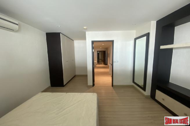 Sky Walk Condo | Elegant Two Bedroom  for Rent in Phra Khanong.-19