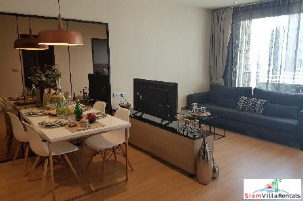 Sky Walk Condo | Centrally Located One Bedroom with City Views for Rent in Phra Khanong-1