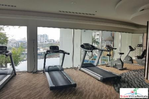 Sky Walk Condo | Centrally Located One Bedroom with City Views for Rent in Phra Khanong-16