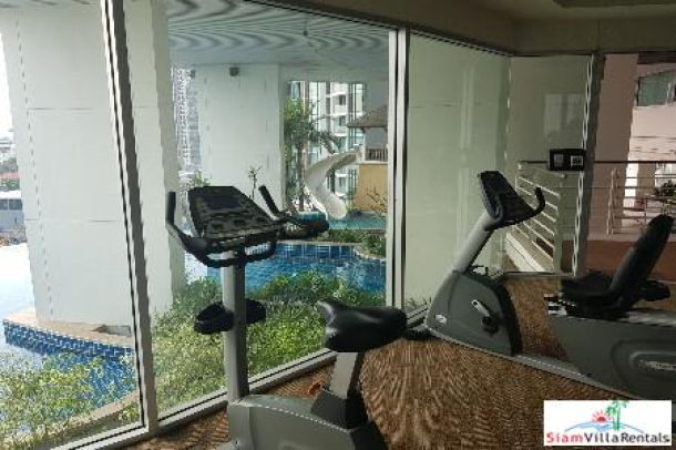 Sky Walk Condo | Centrally Located One Bedroom with City Views for Rent in Phra Khanong-17