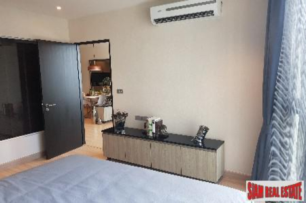 Sky Walk Condo | Centrally Located One Bedroom with City Views for Rent in Phra Khanong-3