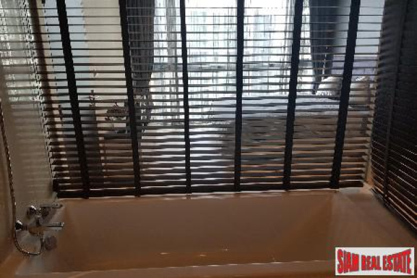 Sky Walk Condo | Centrally Located One Bedroom with City Views for Rent in Phra Khanong-6