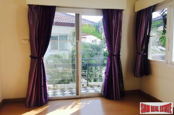Cozy Two Bedroom House for Sale Near Chiang Mai University-16
