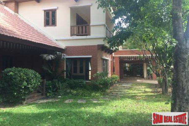 Elegant Classic Home with Large Garden in The Sala, Chiang Mai-11