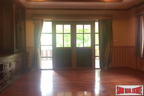 Elegant Classic Home with Large Garden in The Sala, Chiang Mai-13