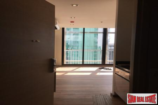 Park 24 Condo | City Views from this One Bedroom located off Sukhumvit 24-7