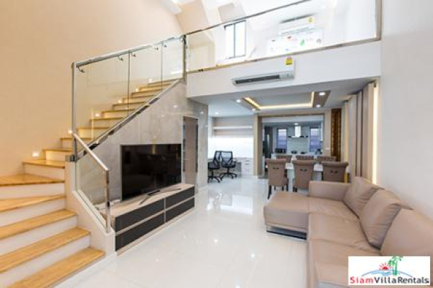 Ultra Contemporary 3.5 Storey Townhouse for Rent in Phahon Yothin, Bangkok-3