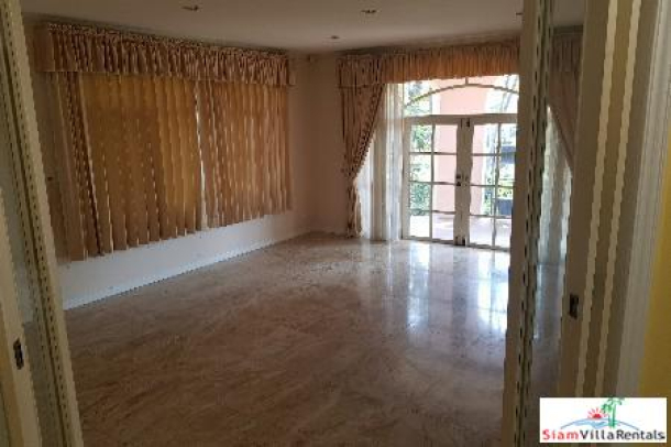 Windmill Village Bangna Golf Course | Extra Large Four Bedroom  Home with Pool near the Airport-17