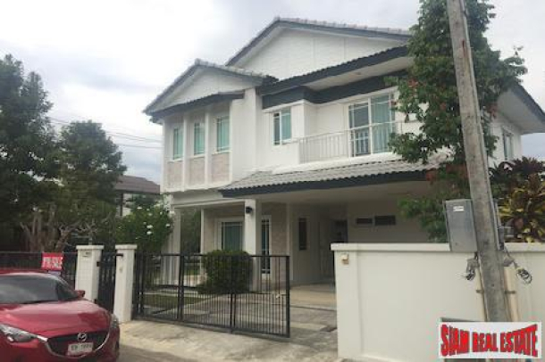 Three Modern Home in New Lakefront Development, Suthep, Chiang Mai-1