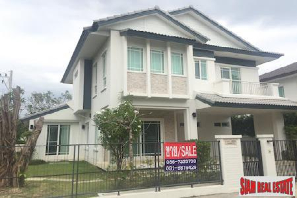 Three Modern Home in New Lakefront Development, Suthep, Chiang Mai-14