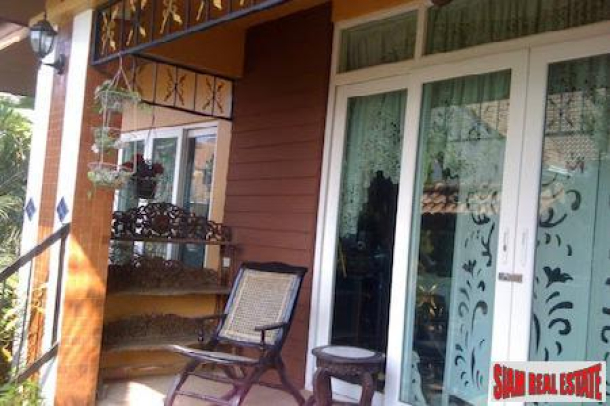 Large Four Bedroom Traditional Home with Yard in Chiang Mai-9