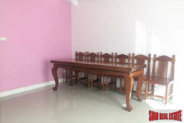 Elegant Three Bedroom Home for Sale in Quiet Development, Chiang Mai-17