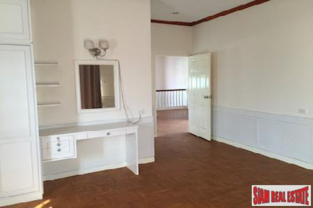 Three Bedroom with Golf Course Location in Hang Dong, Chiang Mai-11