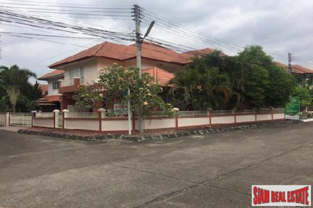Three Bedroom with Golf Course Location in Hang Dong, Chiang Mai-2