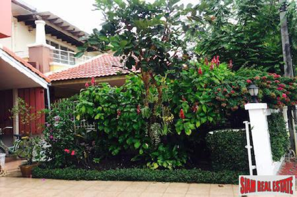 Comfortable Living Next to the Golf Course in Hang Dong, Chiang Mai-2