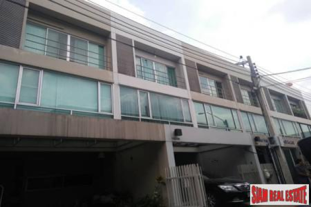 Noble Cube | Three Storey Townhome for Sale in Pattanakarn-11