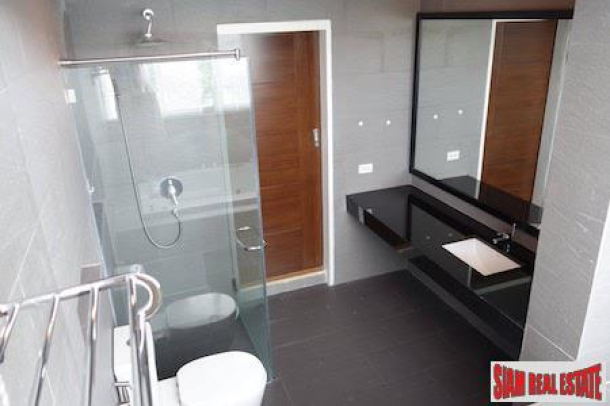 Modern Luxury House with Lake View in Nam Phrae, Chiang Mai-12