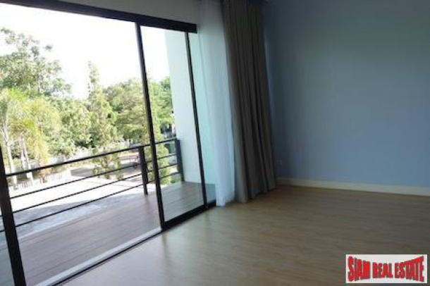 Modern Luxury House with Lake View in Nam Phrae, Chiang Mai-15