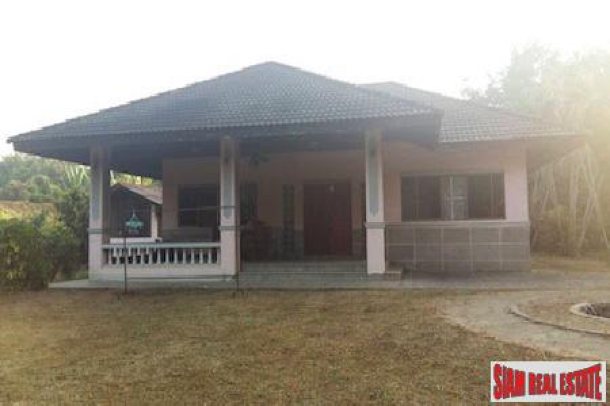 Small Thai House on a  Large Land Plot in Rong Wua Daeng, Chiang Mai-1