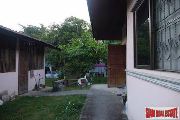 Small Thai House on a  Large Land Plot in Rong Wua Daeng, Chiang Mai-9