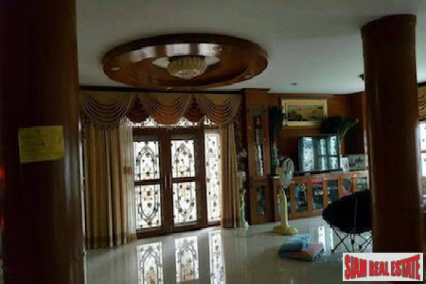 Centrally Located Furnished Six Bedroom  in San Sai Noi, Chiang Mai-13