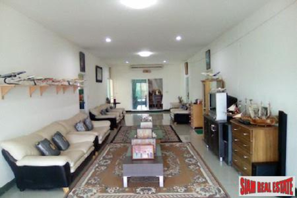 Investment Opportunity with this Thai Style 4 Bedroom in Nam Phrae, Chiang Mai-12