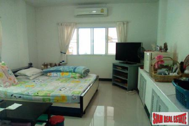 Investment Opportunity with this Thai Style 4 Bedroom in Nam Phrae, Chiang Mai-15