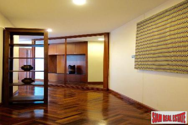 Waterford Park Thonglor | Corner Unit with Three Balconies for Sale in Thonglor, Bangkok-14