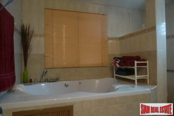 Large 5 Bedrooms Private Pool Villa for Sale Pattaya-17