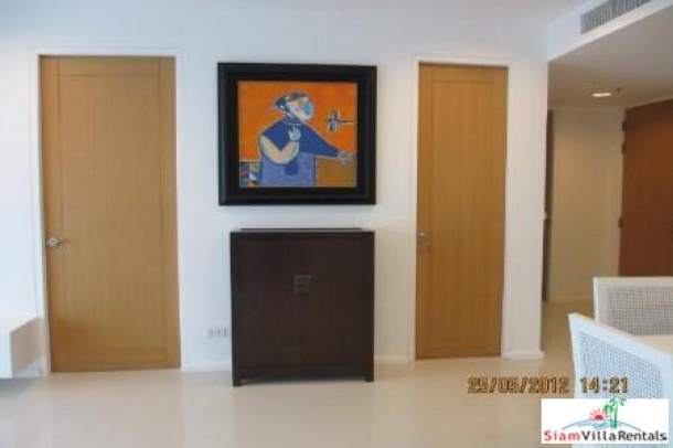 Maneeya Residential | Two Bedroom Condo with City Views and Convenient Location in Lumphini-12