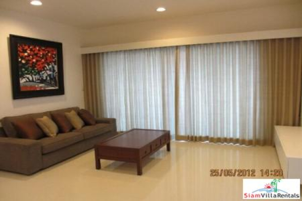 Maneeya Residential | Two Bedroom Condo with City Views and Convenient Location in Lumphini-13