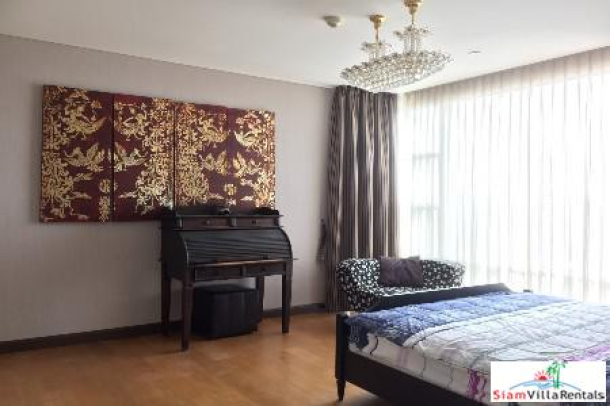 Fullerton Sukhumvit | Contemporary Two Bedroom + Office Near Ekkamai-11
