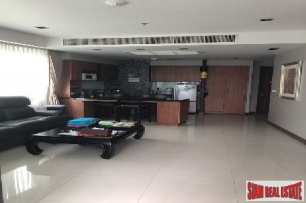 Baan Rajprasong Bangkok | Sunlit Two Bedroom Corner Condo in Lumphini-6