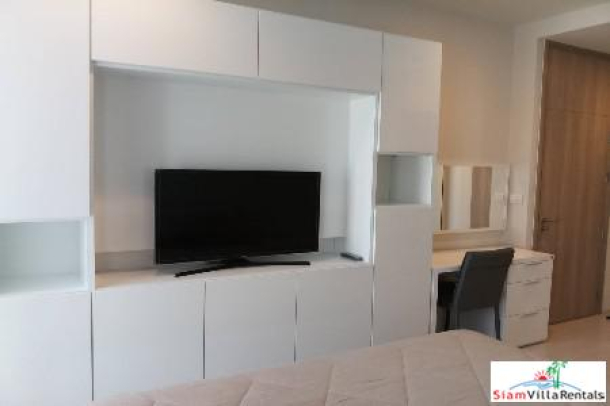 Noble Ploenchit | Contemporary and Spacious Two Bedroom Condo for Rent in Lumphini-10