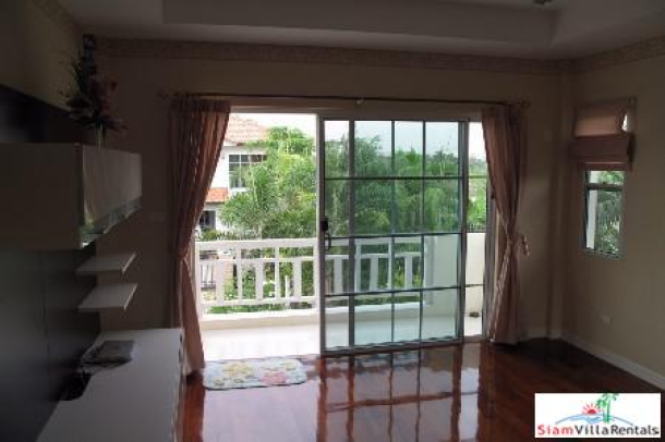 Nantawan Suvarnabhumi Kingkaew | Three Bedroom House Conveniently Located Near the Airport-11