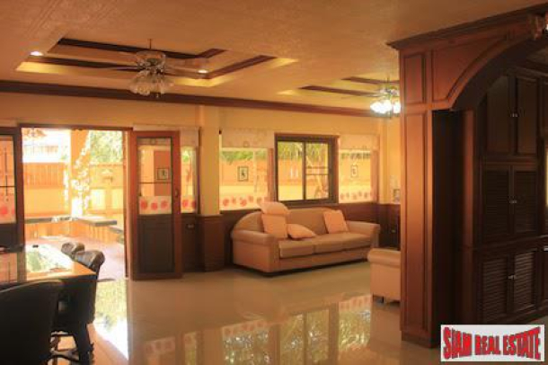 Traditional Style Five Bedroom with Beautiful Wood Built-ins in Mae Hia, Chiang Mai-10