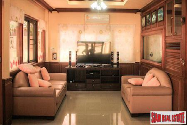 Traditional Style Five Bedroom with Beautiful Wood Built-ins in Mae Hia, Chiang Mai-5