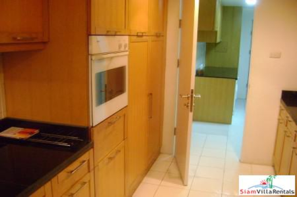 Nusasiri Condominium | Modern Two Bedroom Condo for Rent Connected to BTS Ekkamai on Sukhumvit 42-4