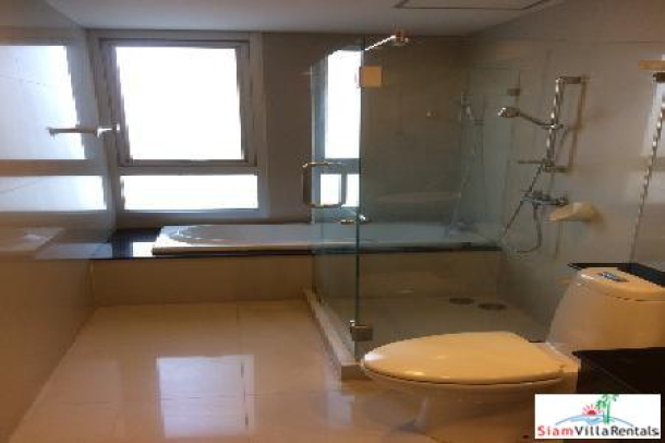 Nusasiri Condominium | Modern Two Bedroom Condo for Rent Connected to BTS Ekkamai on Sukhumvit 42-5