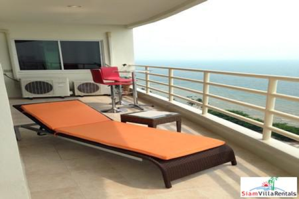 View Talay 8 | Large beautiful 2 Bedroom Corner Unit for Rent on the 19th Floor with Sea View near the Beach at Jomtien-5