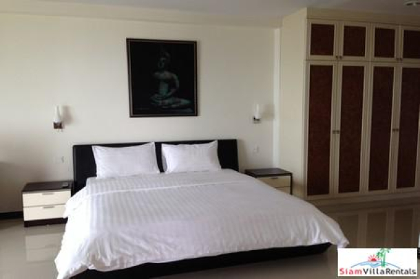 View Talay 8 | Large beautiful 2 Bedroom Corner Unit for Rent on the 19th Floor with Sea View near the Beach at Jomtien-8