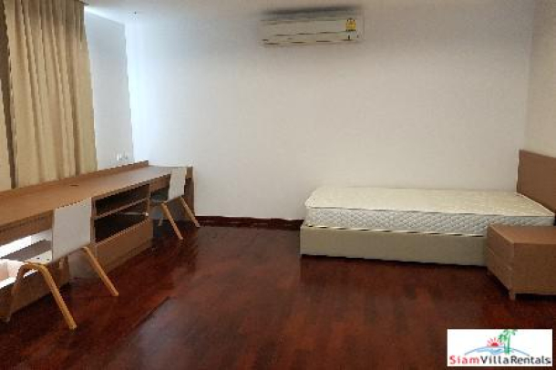 31 Residence | Large Modern Three Bedroom + Study Room on Sukhumvit 31-10