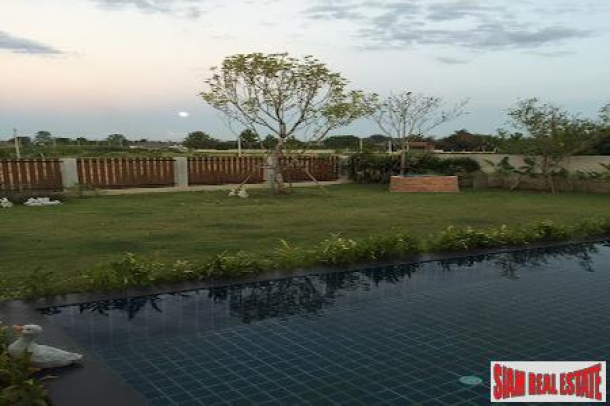 Nice Family Home with Pool and Large Yard in Hang Dong, Chiang Mai-12