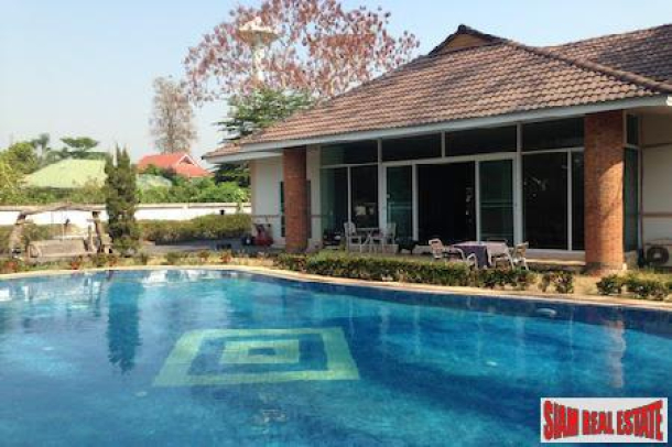 A Great Value for a Two Bedroom with Pool in Hang Dong, Chiang Mai-11