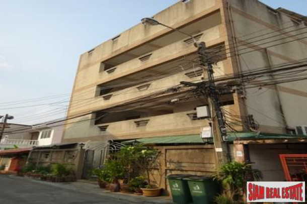 Jurdjun House | Apartment Building with Ready Investment Opportunity or Great Renovation Project at On Nut, Suan Luang-16
