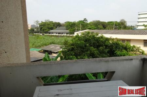 Jurdjun House | Apartment Building with Ready Investment Opportunity or Great Renovation Project at On Nut, Suan Luang-9