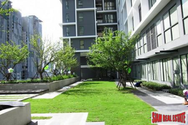 Ideo Mobi Rama 9 | Furnished Studio Apartment in Good Location, Huai Khwang-8