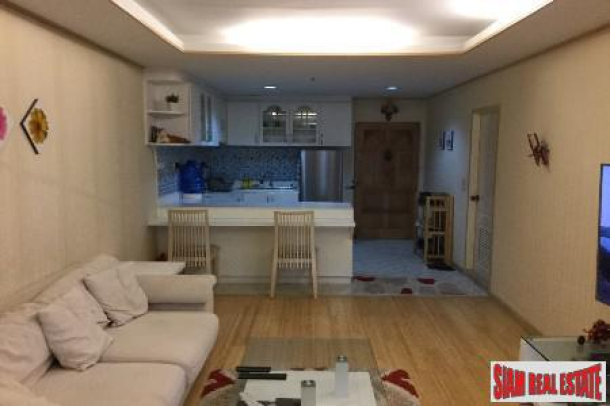 State Tower | Large Contemporary Studio with River Views in Silom-11