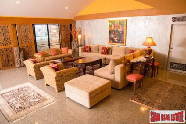Baan Sukhumvit | Elegant Top Floor Living in this Spacious Three Bedroom Condo at Sukhumvit Soi 36-1
